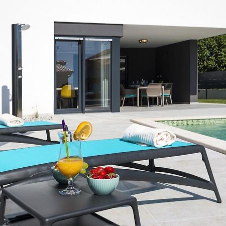 Modern 3-Bedroom Villa With A Private Pool Pula Exterior foto